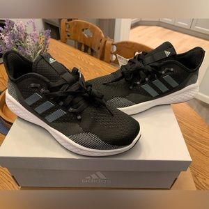Adidas FLUIDFLOW 2.0 RUNNING SHOES Size 9 Core Black / Magic Grey Met / Carbon